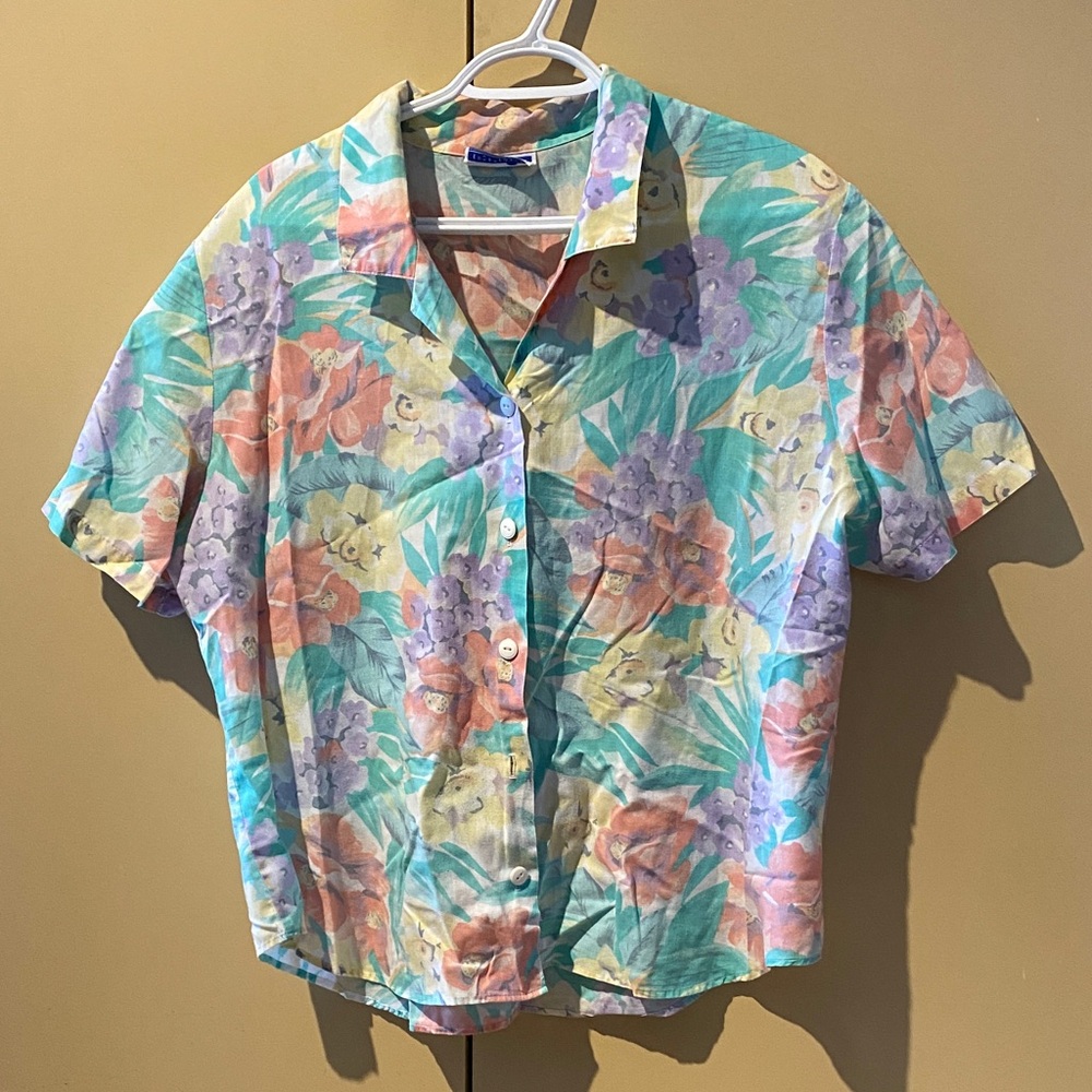 Vintage 80s Pastel Floral Button-Front Short Sleeve Boxy Button-up